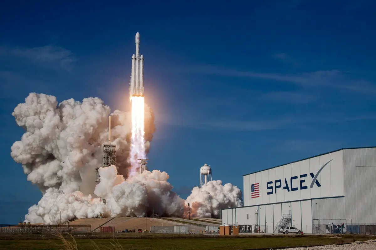 SpaceX prediction markets: Starship, launch cadence, and the Moon